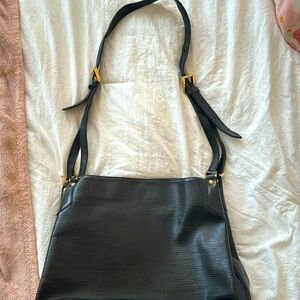 Louis Vuitton black leather shoulder bag - medium size